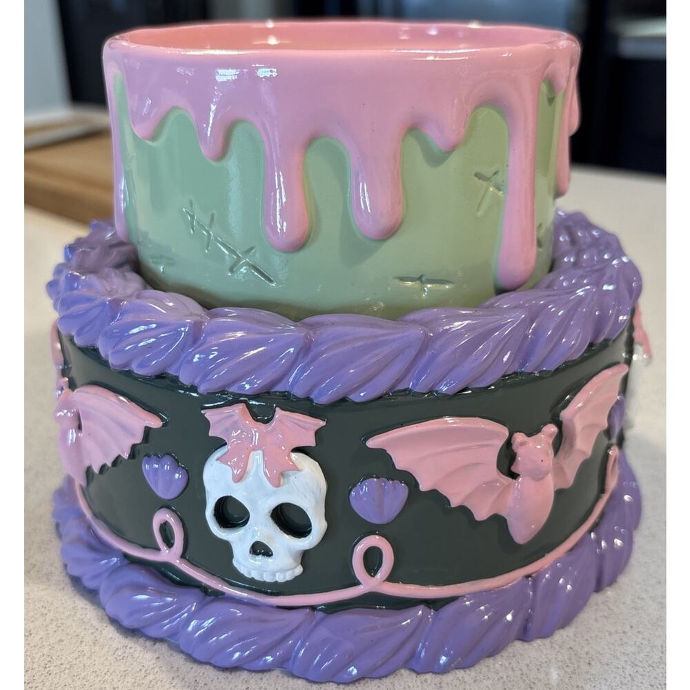 New Bath & Body Works 2025 Halloween Cake Pedestal for 3-Wick Candle Pastel